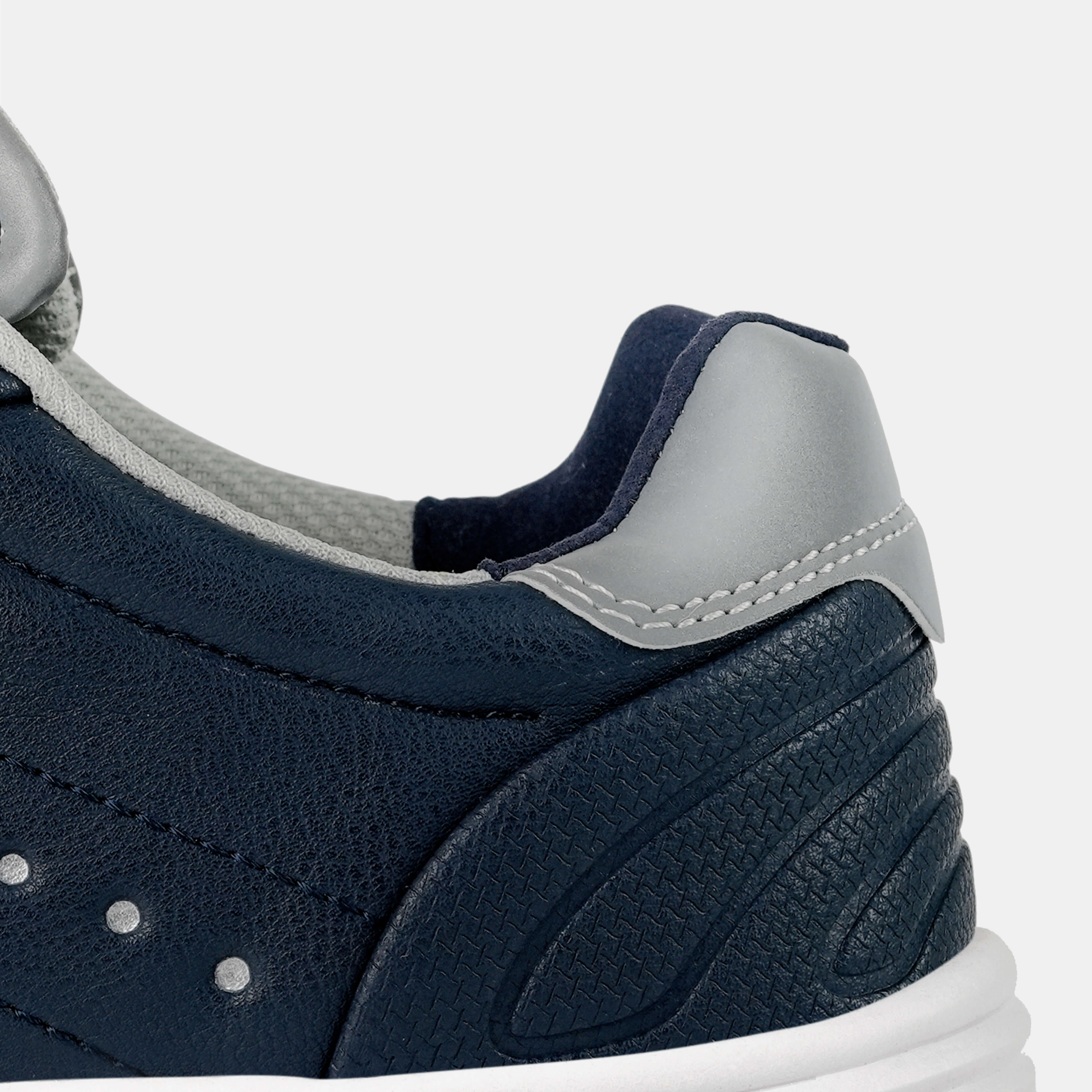G718 Men's Breathable Spikeless Golf Shoes / Blue