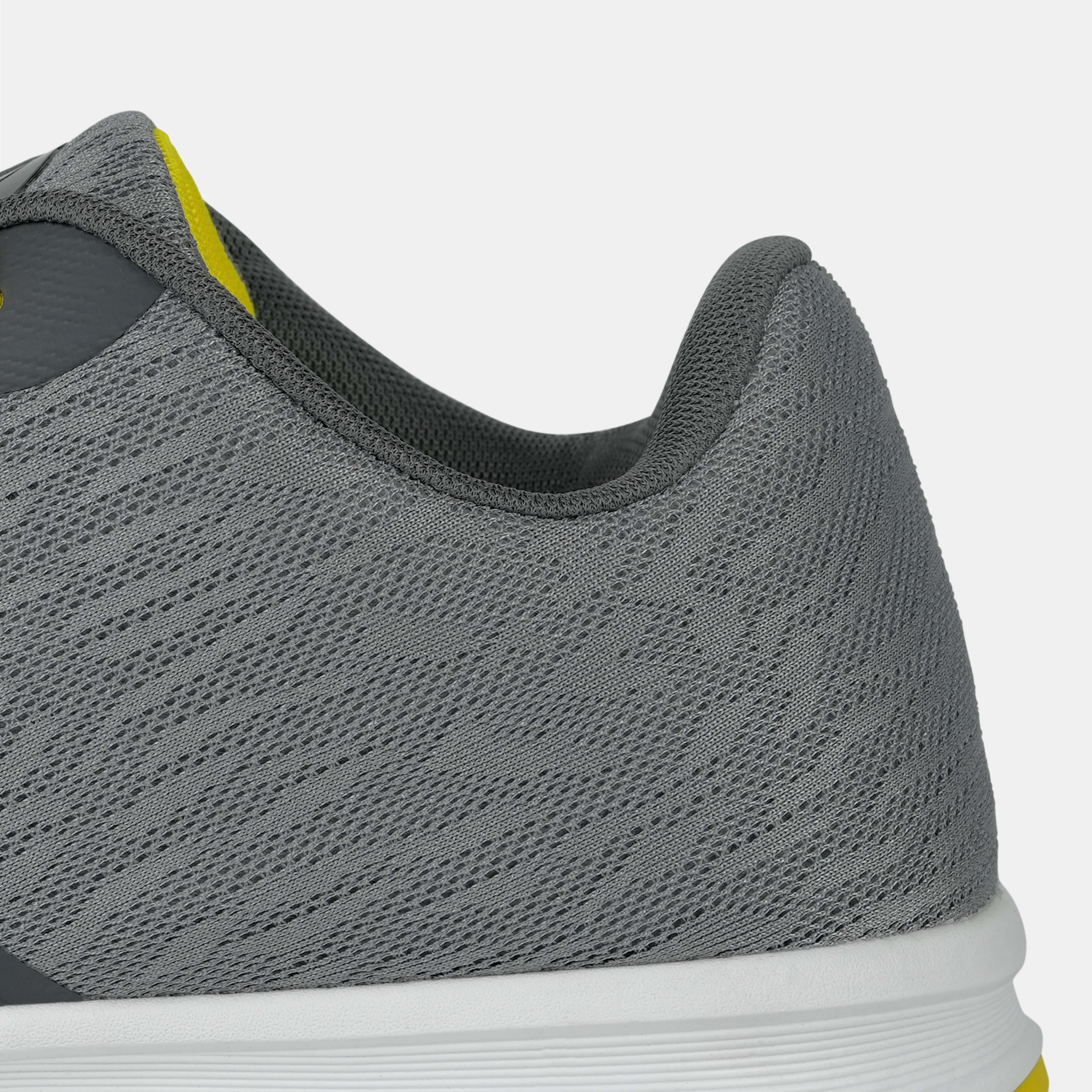 MX515 Men's Breathable Spikeless Golf Shoes / Yellow
