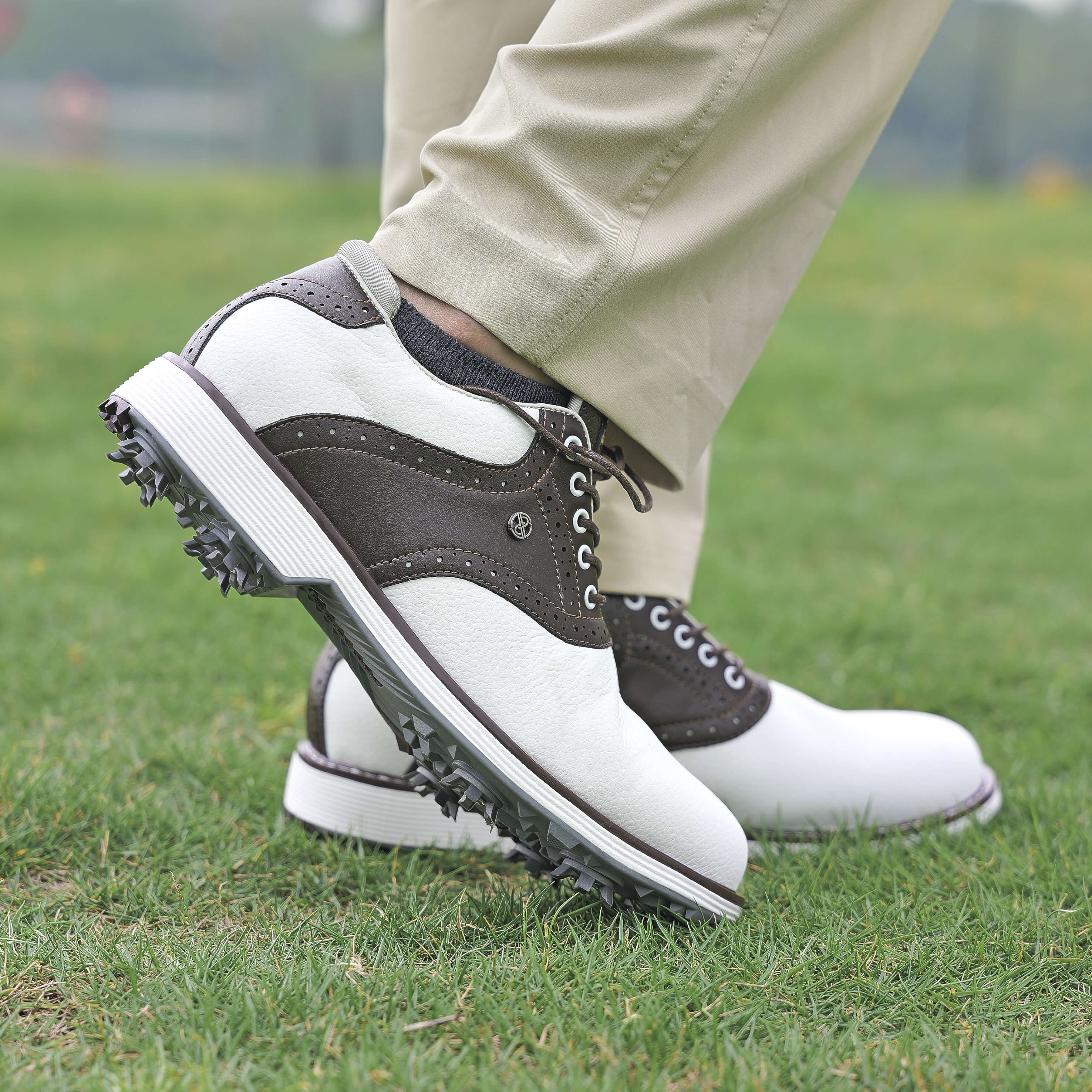 G1 Men's Professional Spikes Golf Shoes / Brown