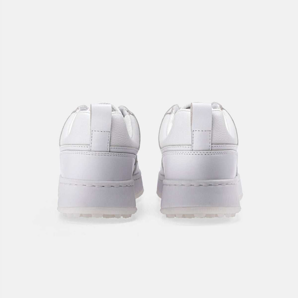 P101 Leather Golf Shoes. No Spikes. No Limits.