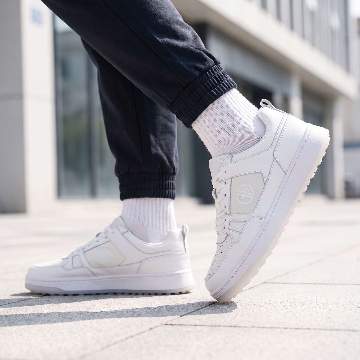 P101 Leather Golf Shoes. No Spikes. No Limits.5
