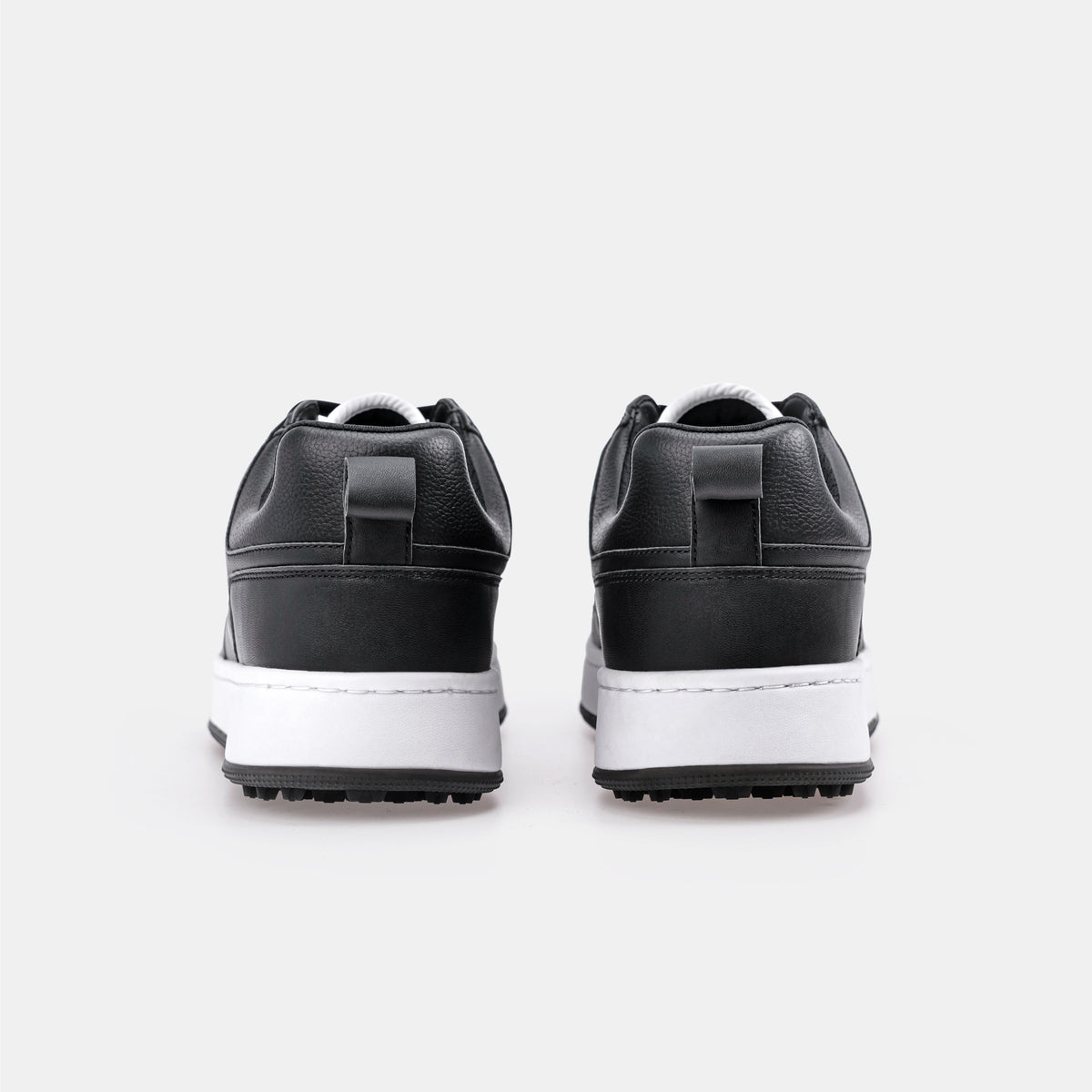 P101 Leather Golf Shoes. No Spikes. No Limits.