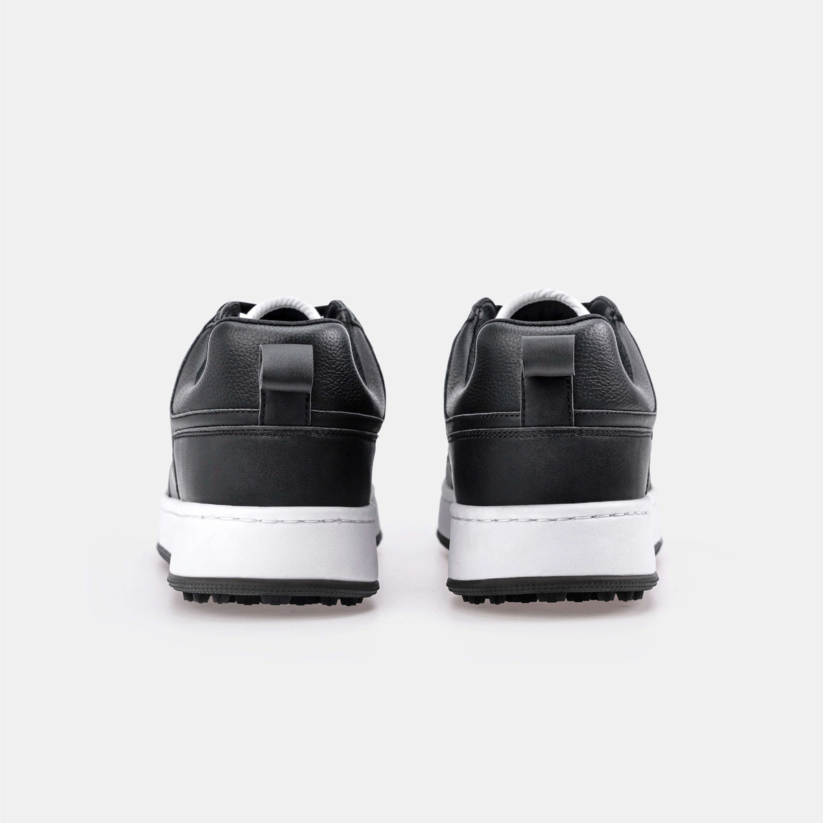 P101 Leather Golf Shoes. No Spikes. No Limits.5