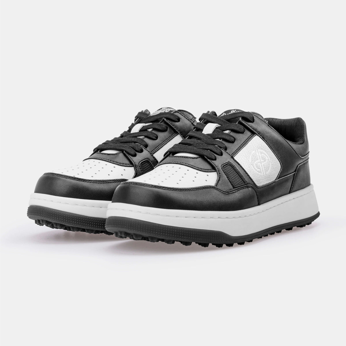 P101 Leather Golf Shoes. No Spikes. No Limits.