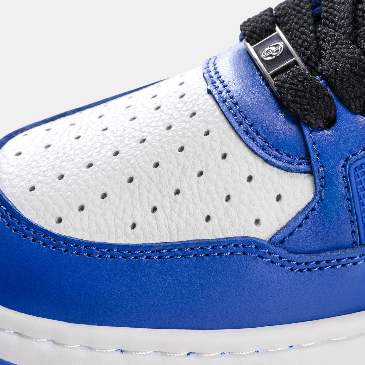 P101 Leather Golf Shoes. No Spikes. No Limits.5