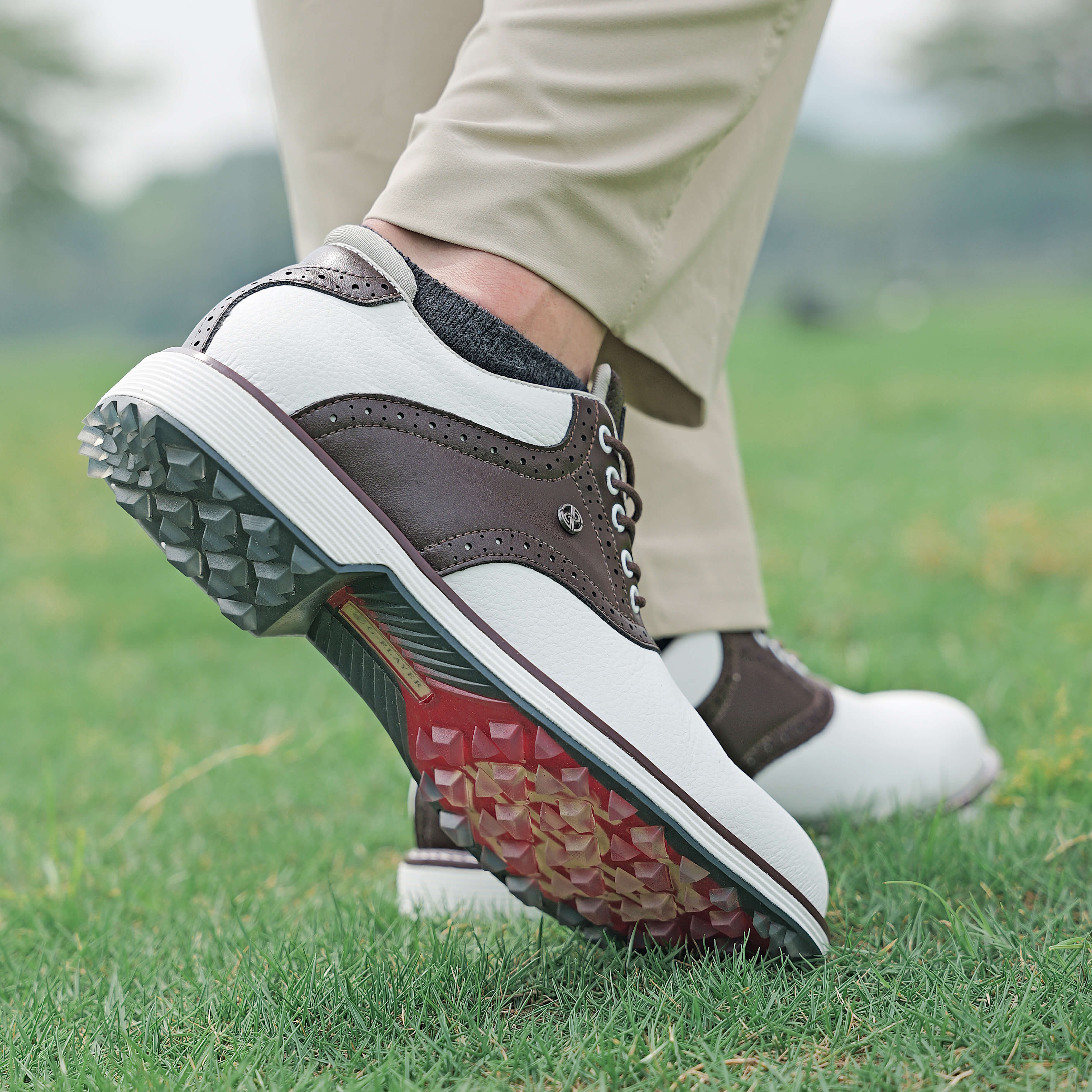 G3 Men's Professional Spikeless Golf Shoes / Brown