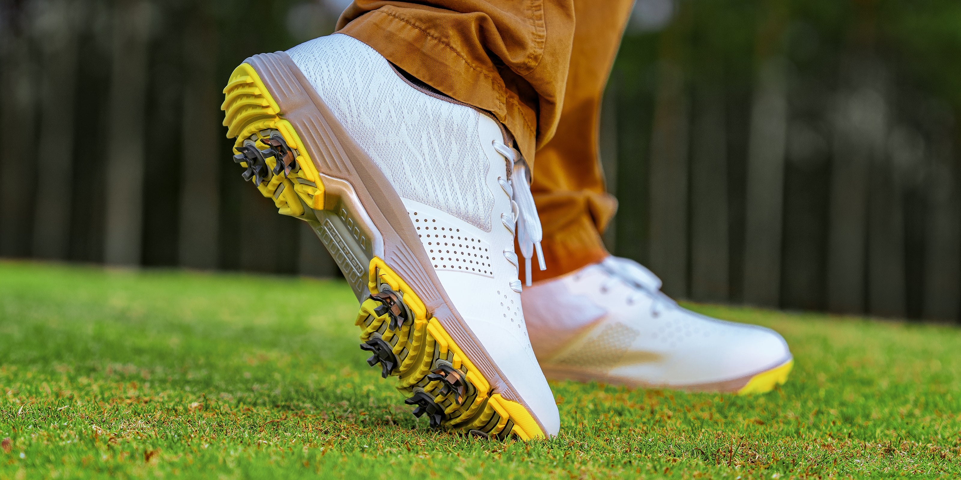 G615 Men's Professional Spikes Golf Shoes / Black