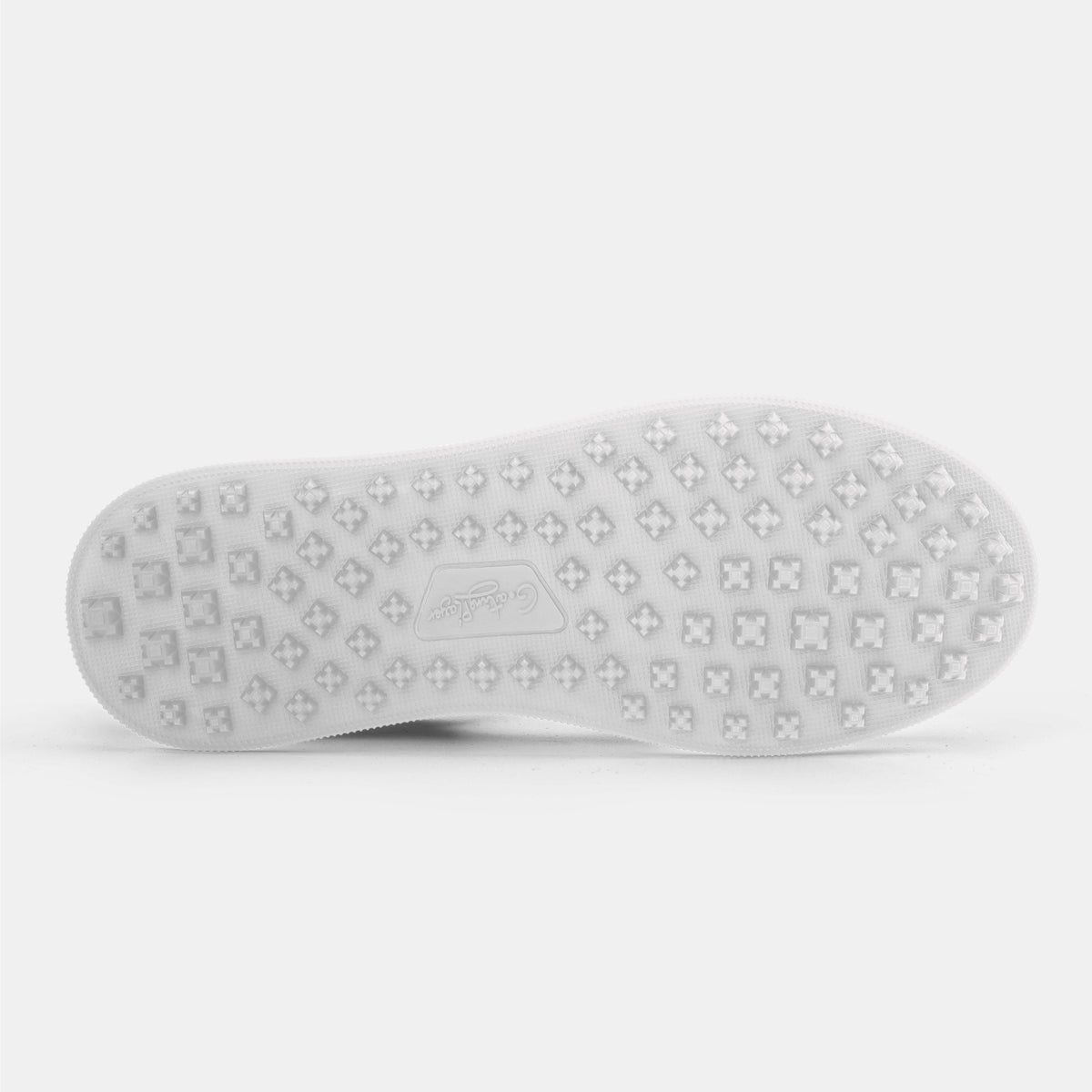 P101 Leather Golf Shoes. No Spikes. No Limits.
