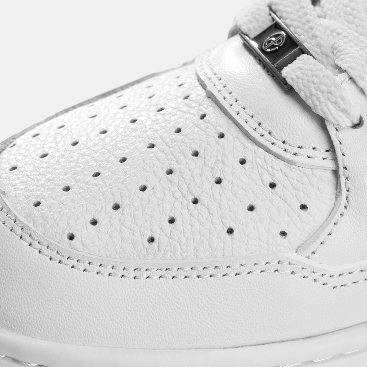 P101 Leather Golf Shoes. No Spikes. No Limits.