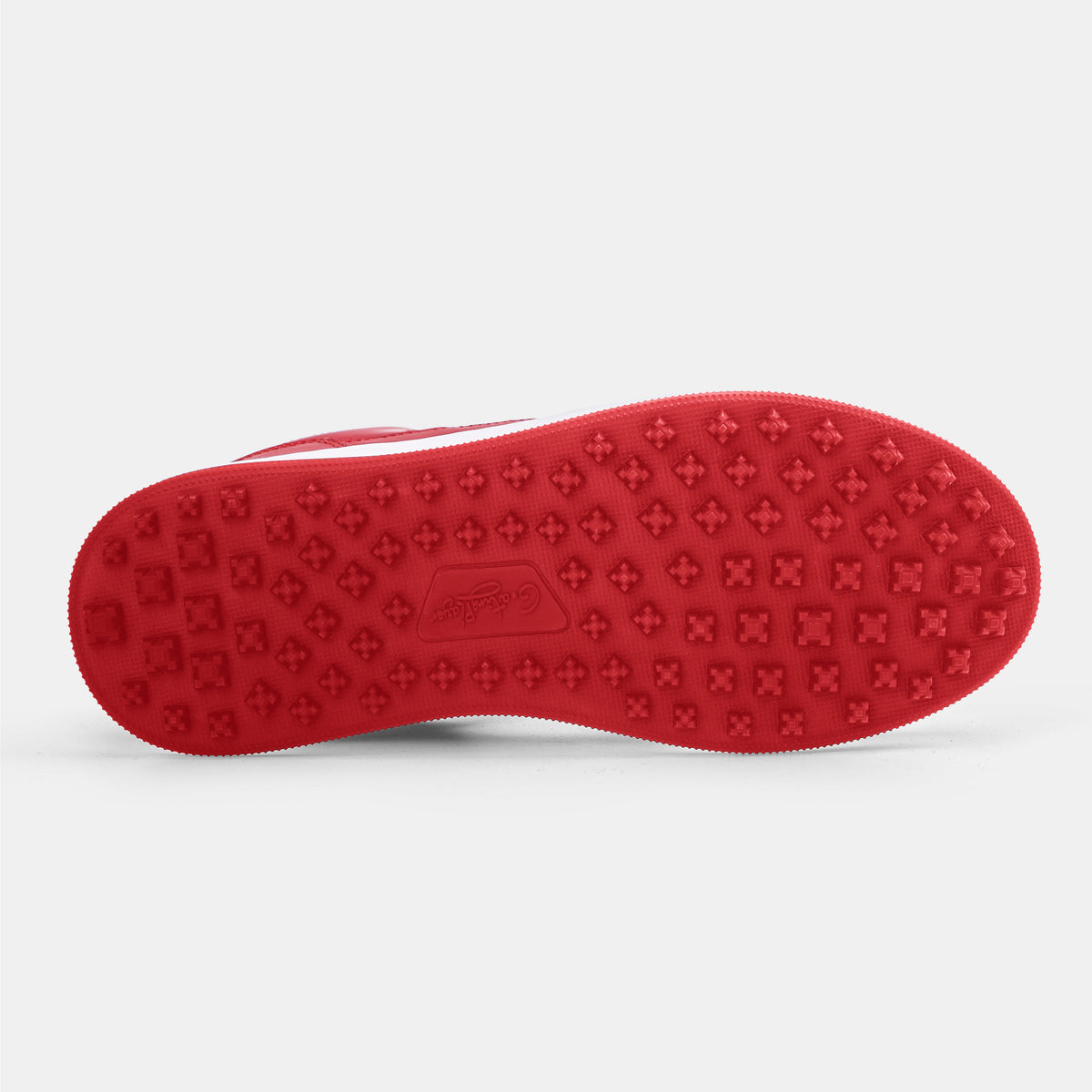 P101 Leather Golf Shoes. No Spikes. No Limits.
